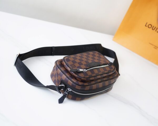 LC269 - Louis Vuitton Brown Fashion Bag