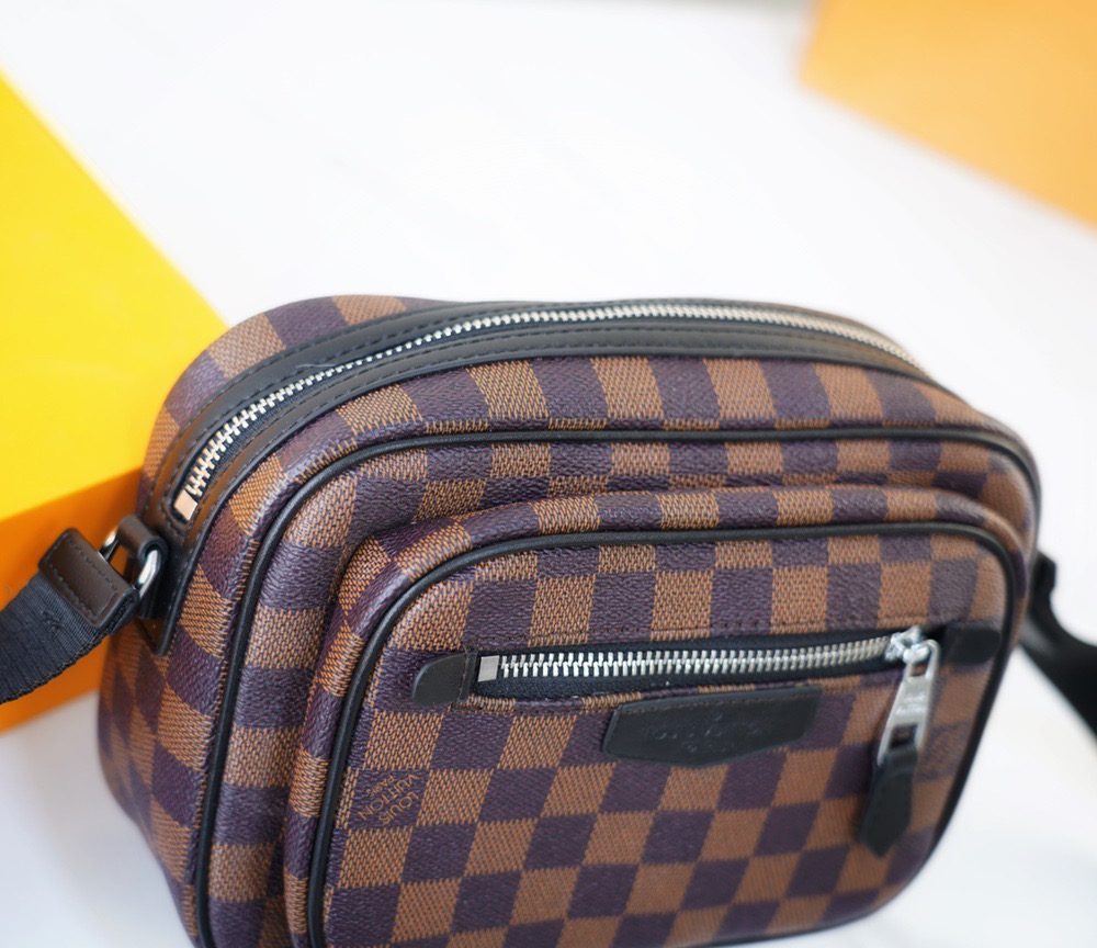 LC269 - Louis Vuitton Brown Fashion Bag