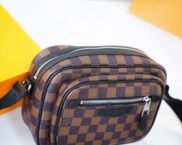 LC269 - Louis Vuitton Brown Fashion Bag