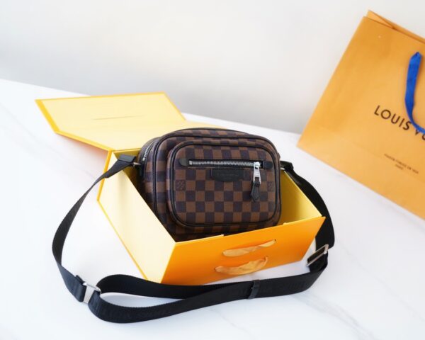 LC269 - Louis Vuitton Brown Fashion Bag