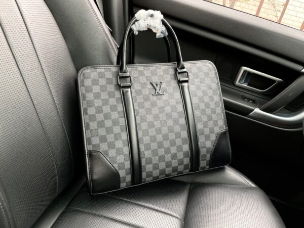 LC270 - Louis Vuitton Fashion Bag