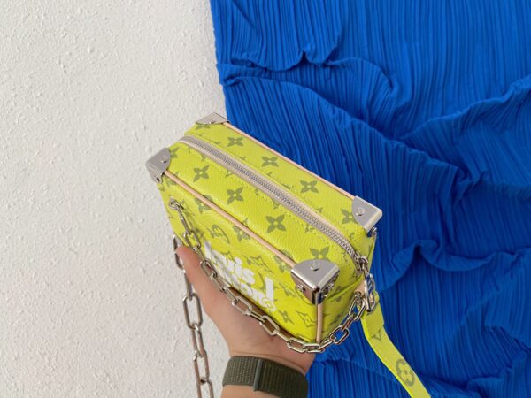 LC272 - Louis Vuitton Fashion Bag
