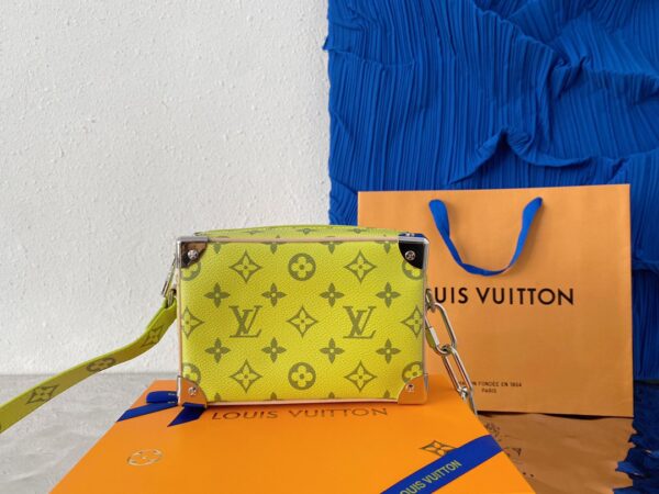 LC272 - Louis Vuitton Fashion Bag