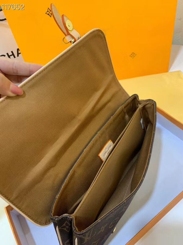LC28 - Louis Vuitton Women's Fashion Bag