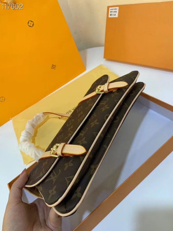 LC28 - Louis Vuitton Women's Fashion Bag