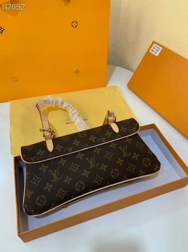 LC28 - Louis Vuitton Women's Fashion Bag