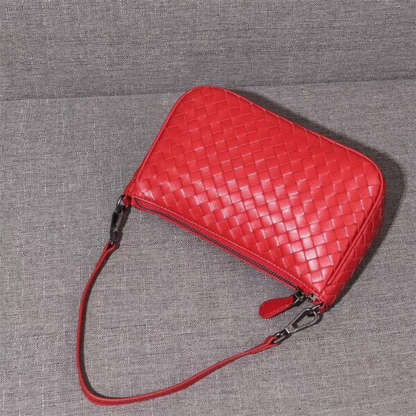 LC28 - WOMEN'S FASHION BAG.