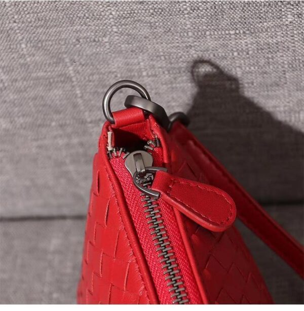 LC28 - WOMEN'S FASHION BAG.