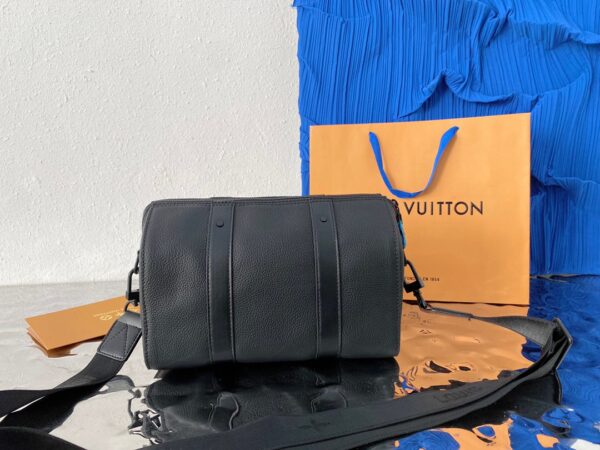 LC291 - Louis Vuitton Black Fashion Bag