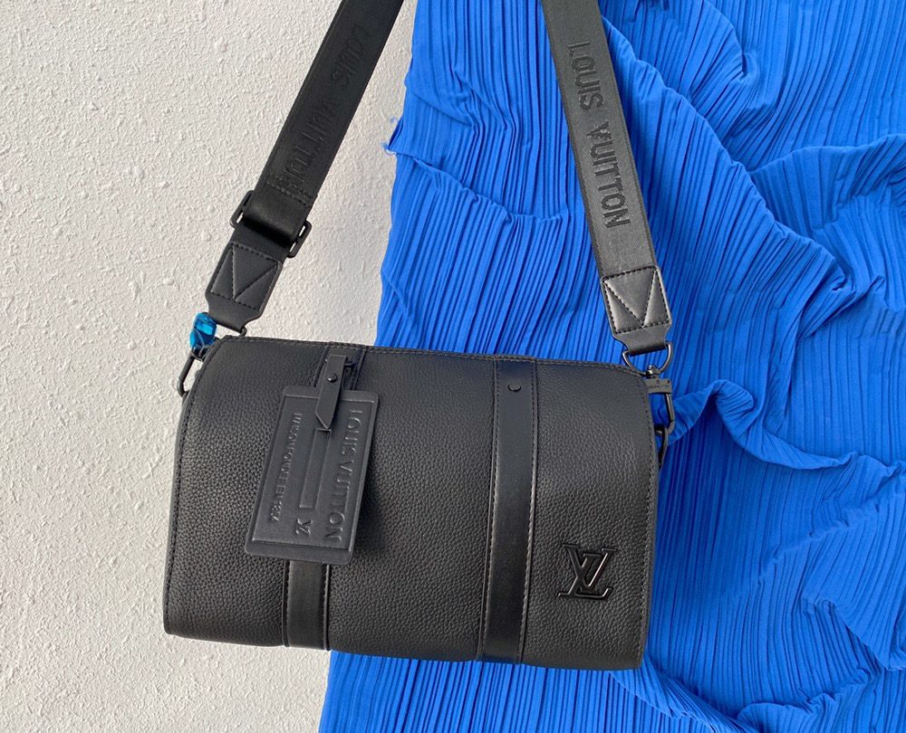 LC291 - Louis Vuitton Black Fashion Bag