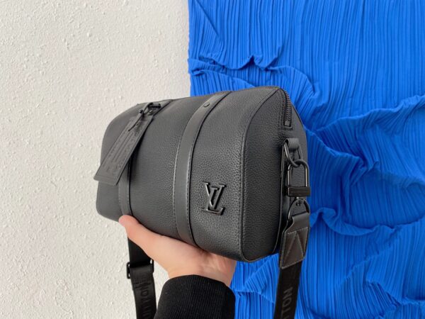 LC291 - Louis Vuitton Black Fashion Bag