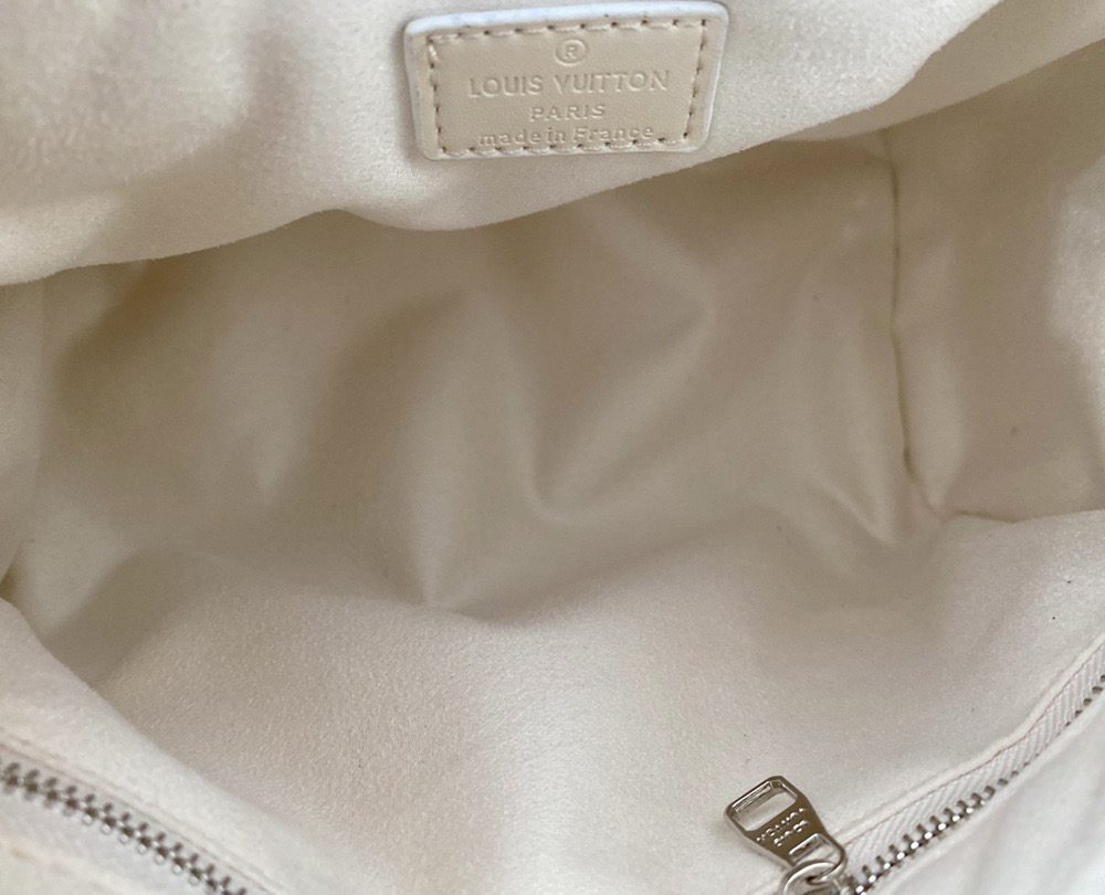 LC291 - Louis Vuitton White Fashion Bag