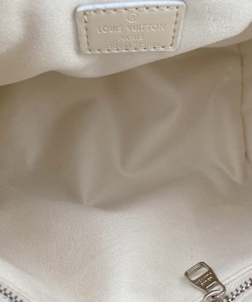 LC291 - Louis Vuitton White Fashion Bag