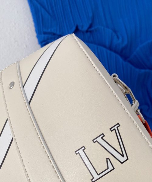 LC291 - Louis Vuitton White Fashion Bag