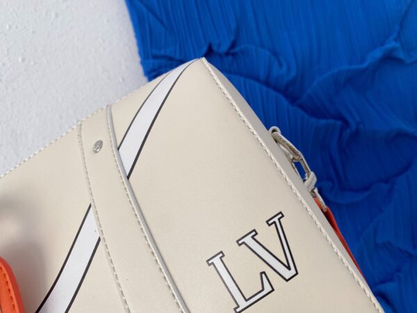 LC291 - Louis Vuitton White Fashion Bag