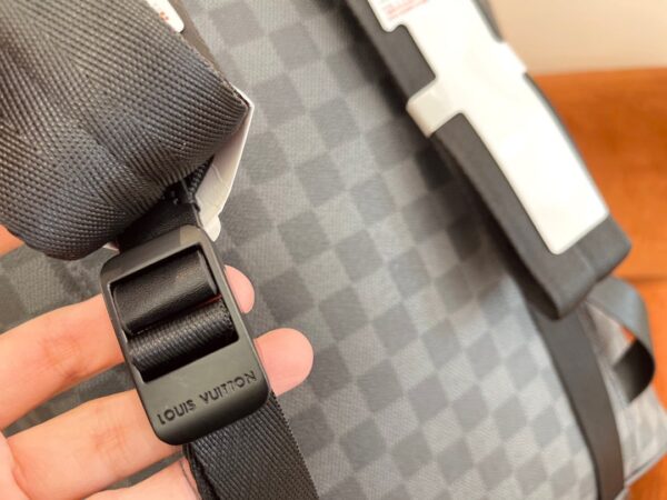 LC295 - Louis Vuitton Women's Fashion Bag