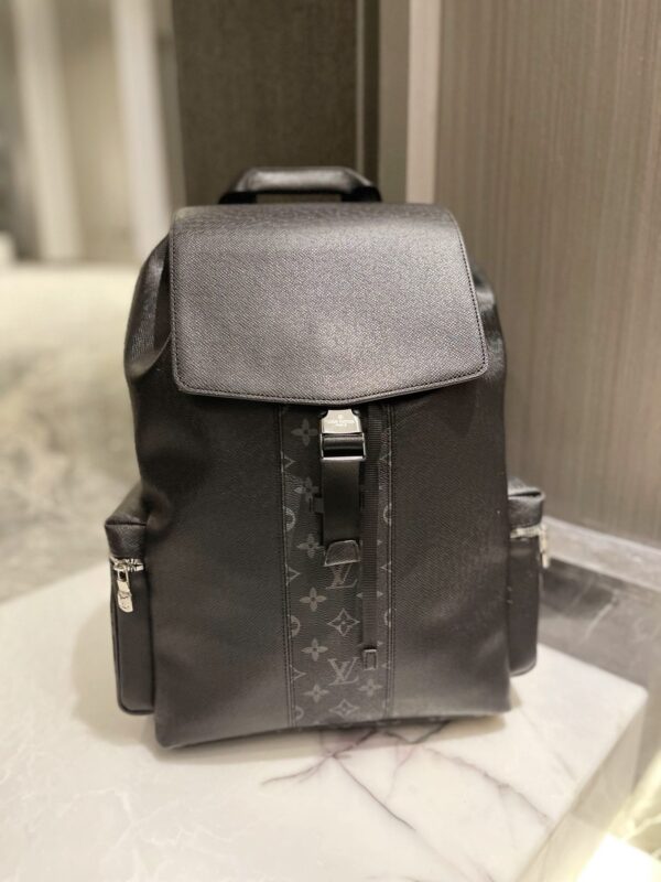 LC296 - Louis Vuitton Women's Fashion Bag