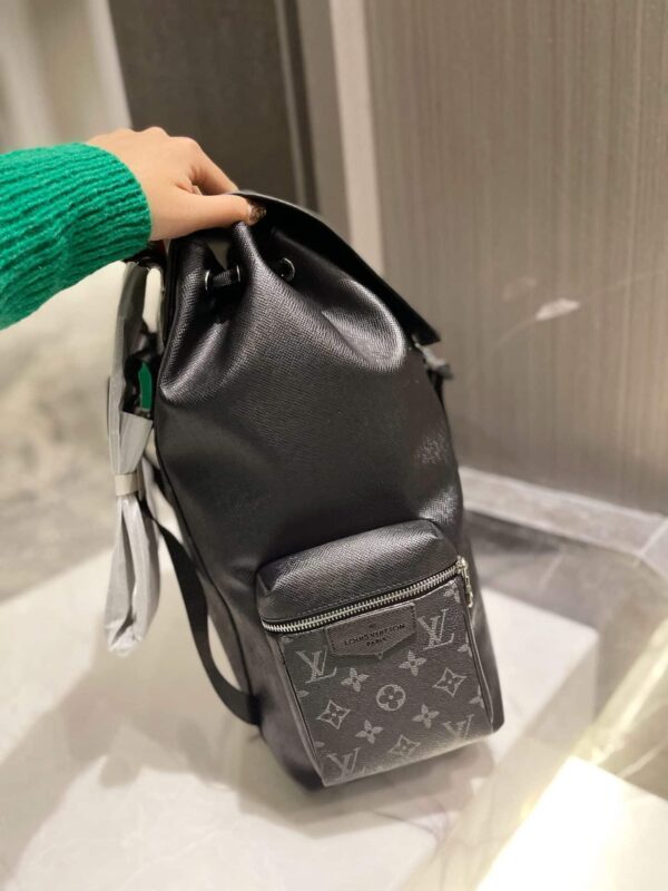 LC296 - Louis Vuitton Women's Fashion Bag
