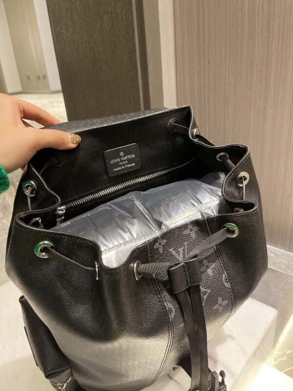 LC296 - Louis Vuitton Women's Fashion Bag
