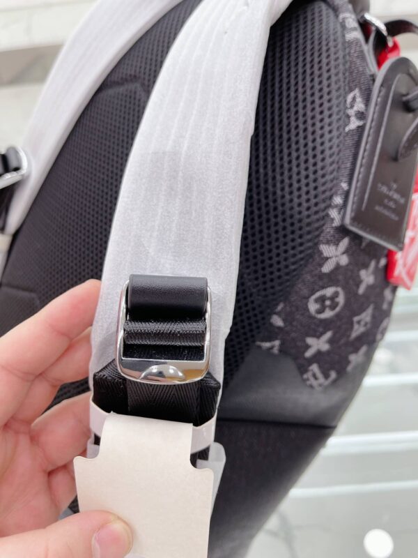 LC297 - Louis Vuitton Women's Fashion Bag