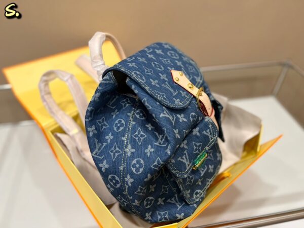 LC299 - Louis Vuitton Women's Fashion Bag