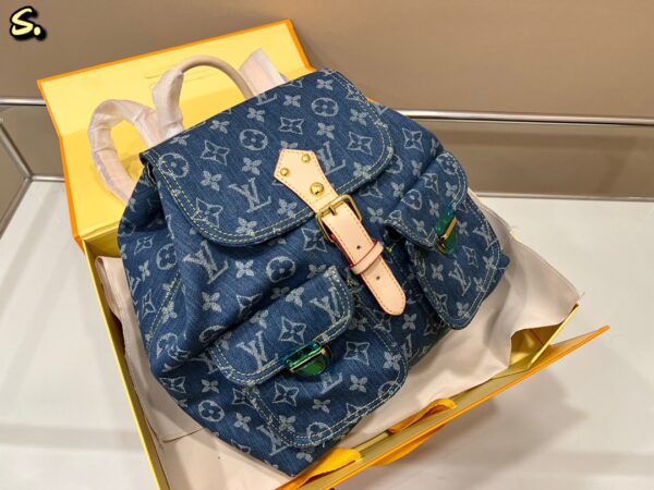 LC299 - Louis Vuitton Women's Fashion Bag