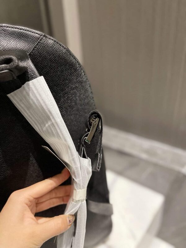 LC300 - Louis Vuitton Women's Fashion Bag