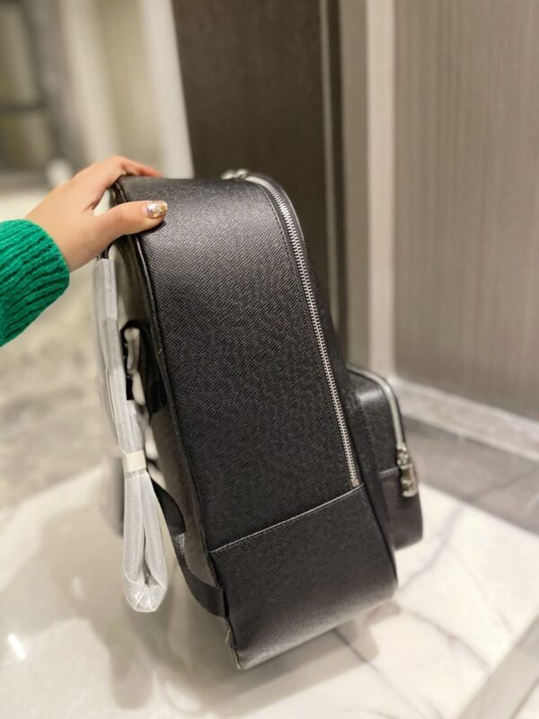 LC300 - Louis Vuitton Women's Fashion Bag