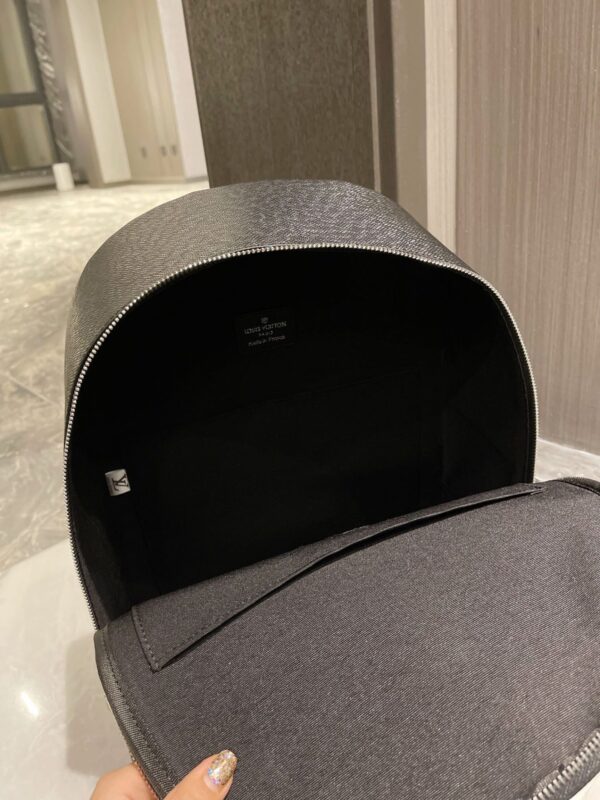LC300 - Louis Vuitton Women's Fashion Bag