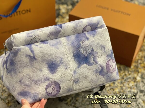 LC303 - Louis Vuitton Women's Fashion Bag