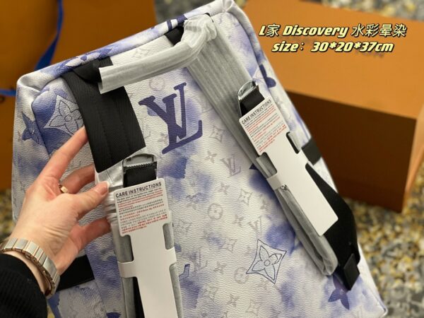 LC303 - Louis Vuitton Women's Fashion Bag