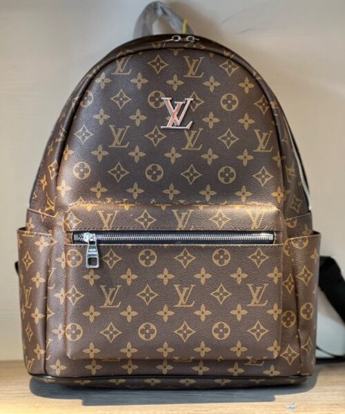 LC304 - Louis Vuitton Women's Fashion Bag