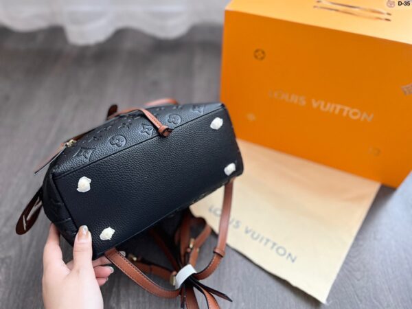LC307 - Louis Vuitton Women's Fashion Bag