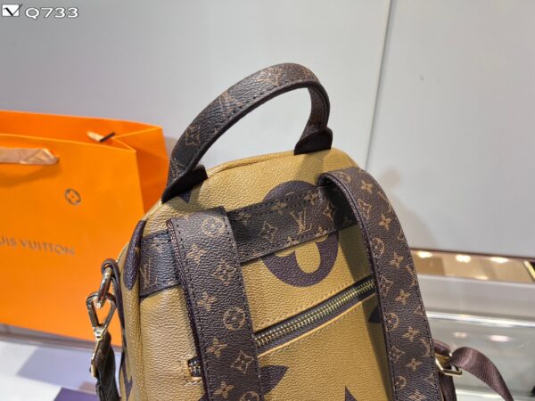 LC308 - Louis Vuitton Women's Fashion Bag