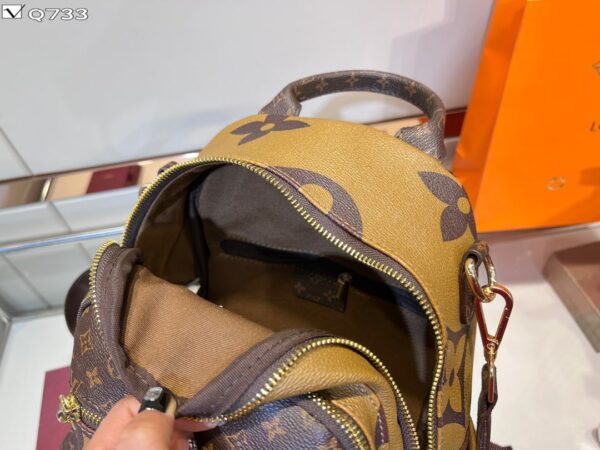 LC308 - Louis Vuitton Women's Fashion Bag