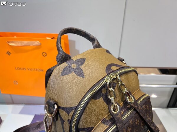 LC308 - Louis Vuitton Women's Fashion Bag