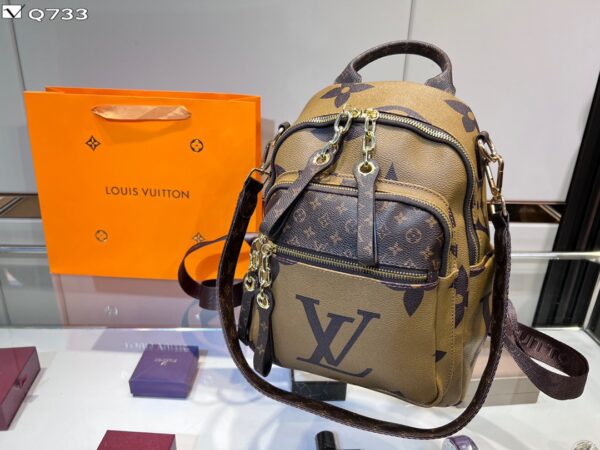 LC308 - Louis Vuitton Women's Fashion Bag