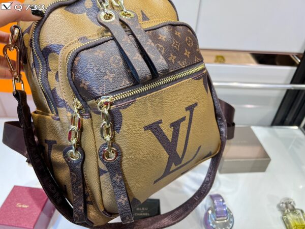 LC308 - Louis Vuitton Women's Fashion Bag
