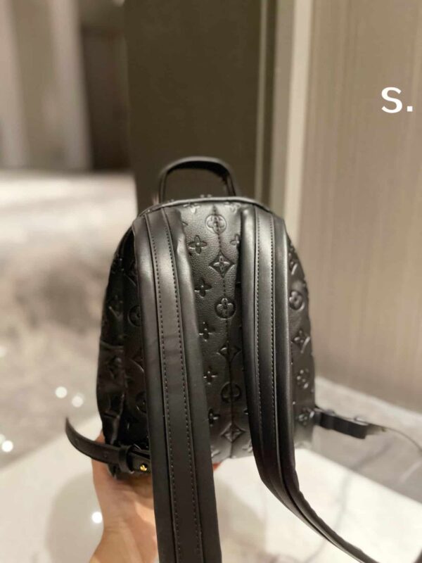 LC309 - Louis Vuitton Women's Fashion Bag