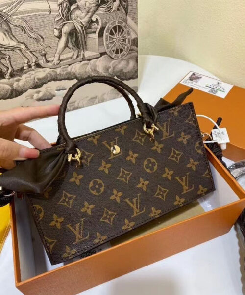 LC31 - Louis Vuitton Women's Fashion Bag