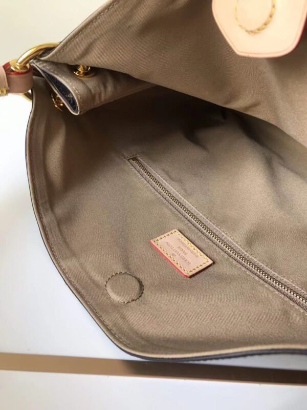 LC314 - Louis Vuitton Women's Fashion Bag
