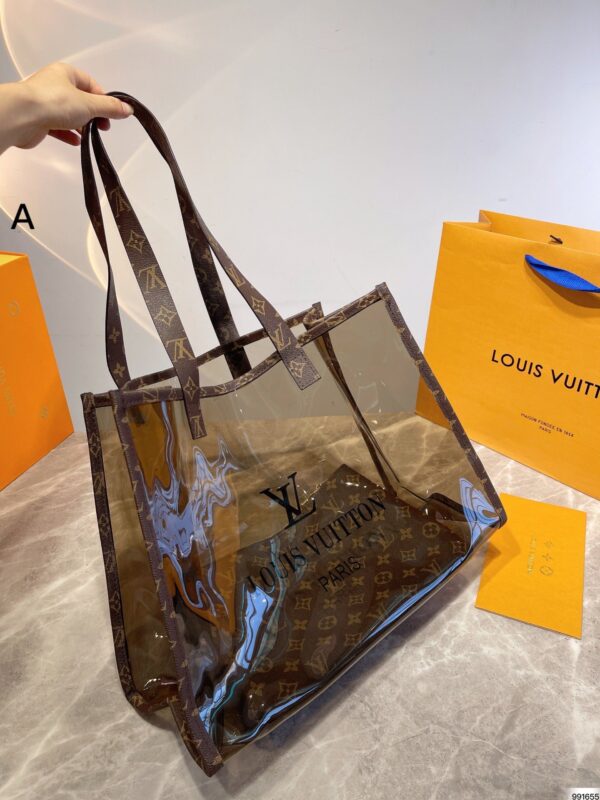 LC316 - Louis Vuitton Women's Fashion Bag