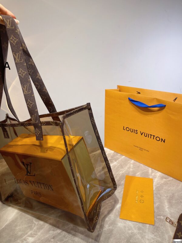 LC316 - Louis Vuitton Women's Fashion Bag