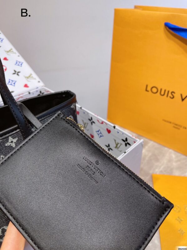 LC319 - Louis Vuitton Women's Fashion Bag