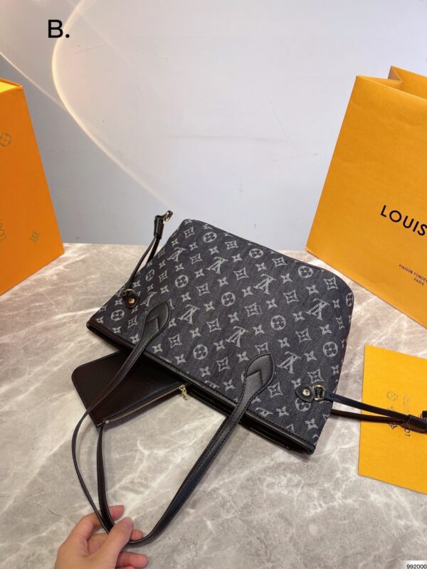 LC319 - Louis Vuitton Women's Fashion Bag