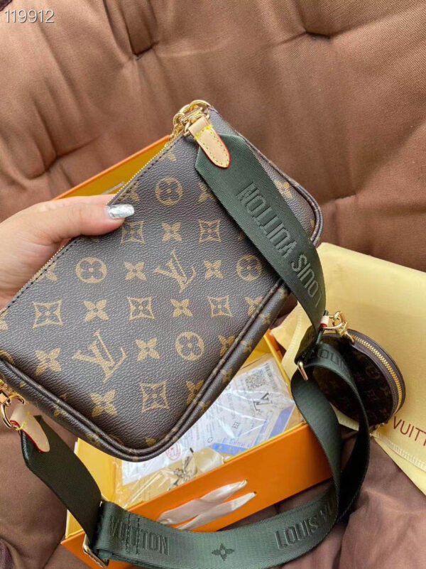 LC32 - Louis Vuitton Women's Fashion Bag