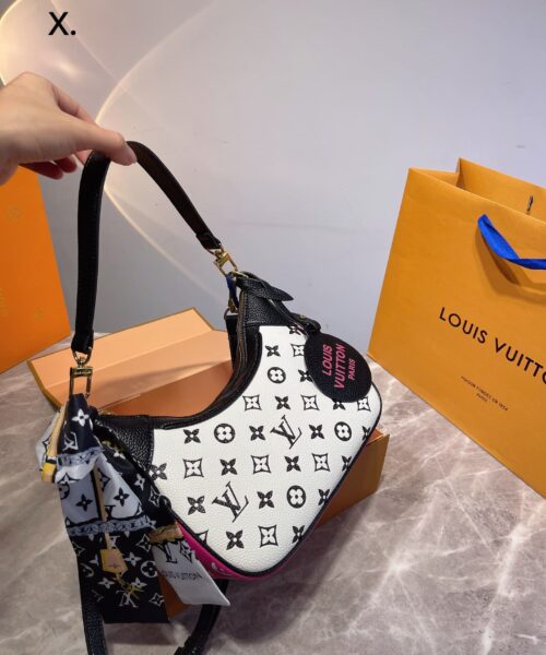 LC320 - Louis Vuitton Women's Fashion Bag