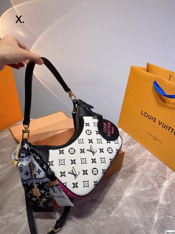 LC320 - Louis Vuitton Women's Fashion Bag