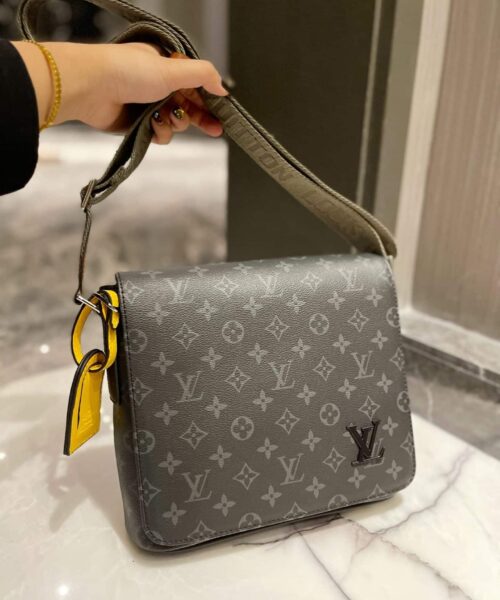LC322 - Louis Vuitton Women's Fashion Bag