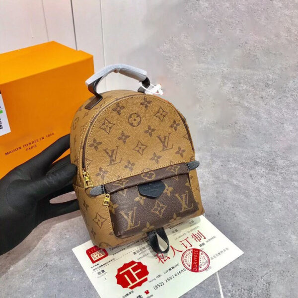 LC33 - Louis Vuitton Women's Fashion Bag